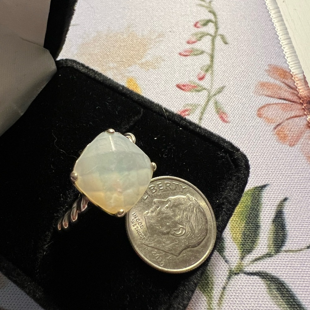 Mother of Pearl Square Pandora Ring - Picture 2 of 4